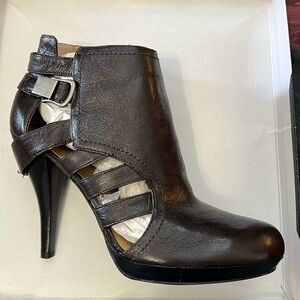 Nine West NWMaximal Leather Open Toe Pumps/Heels